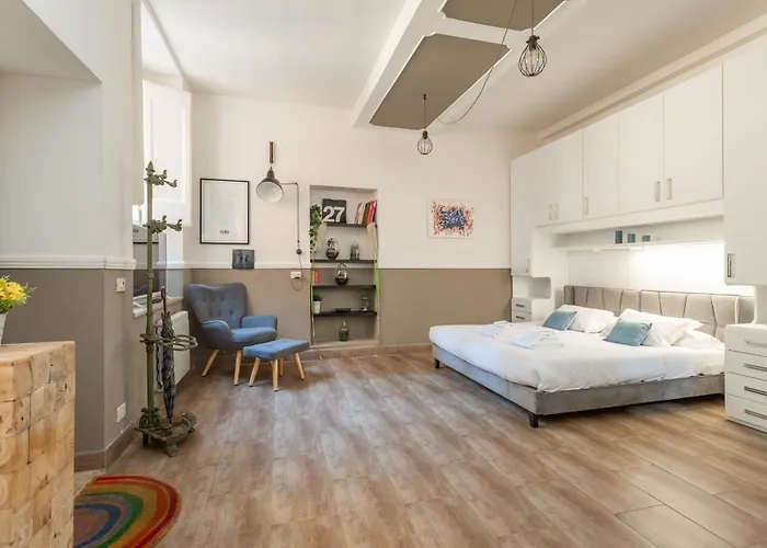 Charm Near Piazza Navona - Cozy Loft For 2 דירה